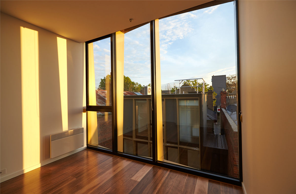 落地窗的玻璃碎了需要更换